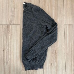 Beautiful 100% Cashmere Women's Gray Crewneck Sweater